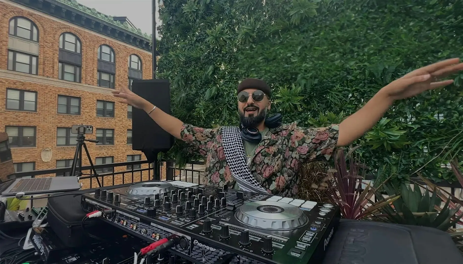 EL 7HARA: Arabic Global Dance Party (DJ Juicy Baklawa + DJ Ahmed)